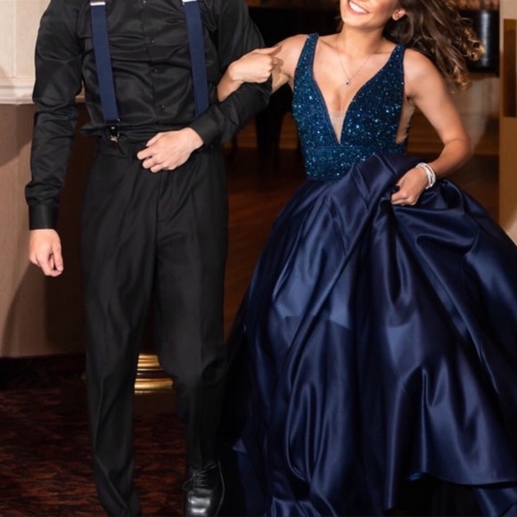 DRESS - Picture 3 of 5